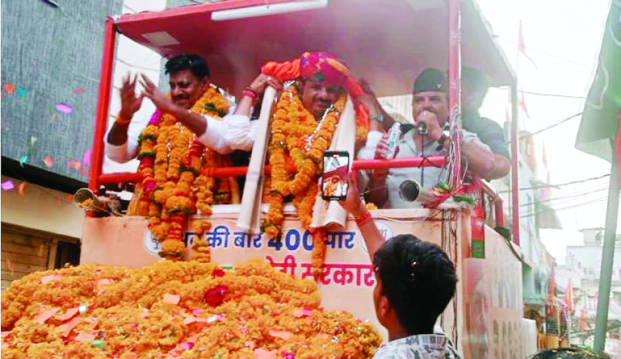 शर्मा ने किया जनसंपर्क, भाजपा के गढ़ संतनगर में मोदी के लिए मांगा समर्थन