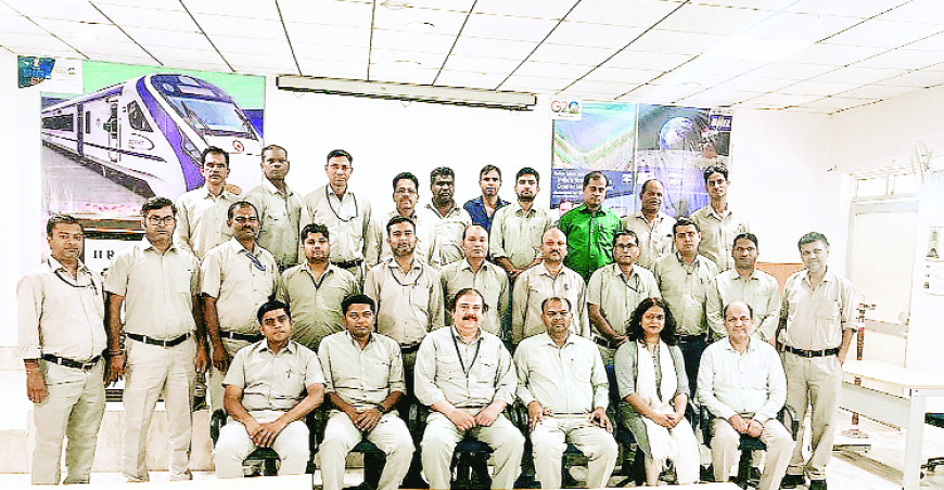 मेंटेंनेंस प्रशिक्षण वर्कशॉप की दक्षता बढ़ाते और मेंटेनेंस अवधि को कम करते हैं : जे. मैत्रा भेलकर्मियों ने लिया सीएनसी मेंटेनेंस प्रशिक्षण
