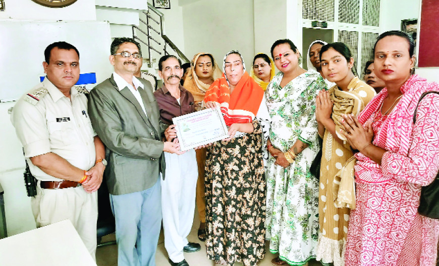 किन्नरों की गुरु हाजी सुरैया को ‘द बेस्ट मदर ऑफ भोपाल’ के सम्मान से किया सम्मानित