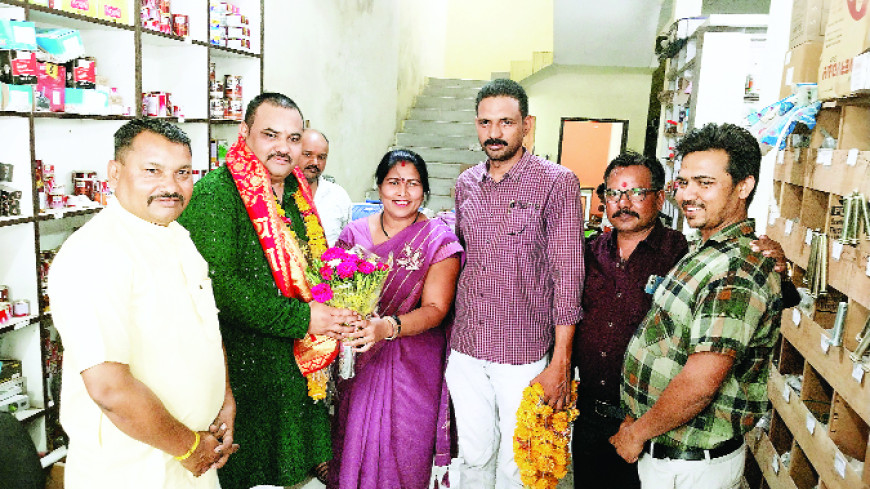 धूमधाम से मनाया मंडल अध्यक्ष का जन्मदिन
