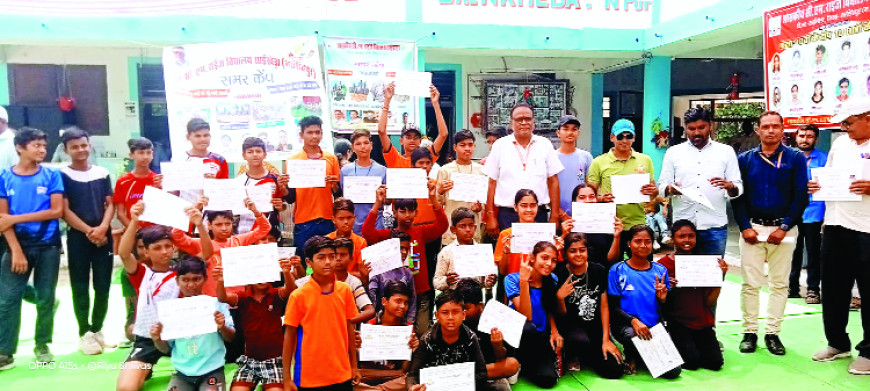 सीएम राइज एसडीएम विद्यालय के समर कैंप में बांटे इनाम समापन समारोह में विद्यार्थियों को प्रमाण-पत्र से किया सम्मानित