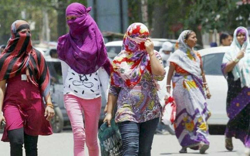 दिन में तेज धूप, शाम को छाए रहे बादल