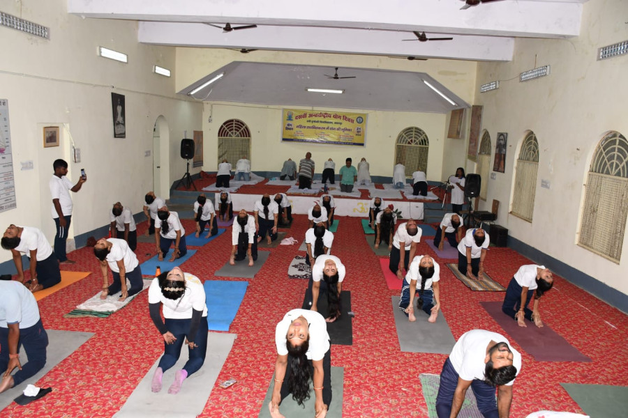 नियमित योगाभ्यास को बनायें जीवन का हिस्सा: कुलगुरु प्रो. वर्मा