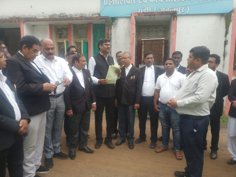 Jabalpur News: अधिवक्ताओं, पक्षकारों के बैठने शेड निर्माण किया जाए