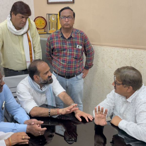 Jabalpur News: कांग्रेस ने किया जिला अस्पताल में प्रदर्शन, ओपीडी पर्ची डिजिटलाइजेशन की विसंगतियों पर जताया विरोध