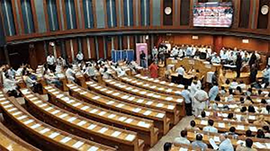 एमसीडी सदन में हुआ जोरदार हंगामा, एमसीडी सदन में आम आदमी पार्टी का एक भी पार्षद नहीं  मेयर ने पांच अक्टूबर तक कार्यवाही की स्थगित