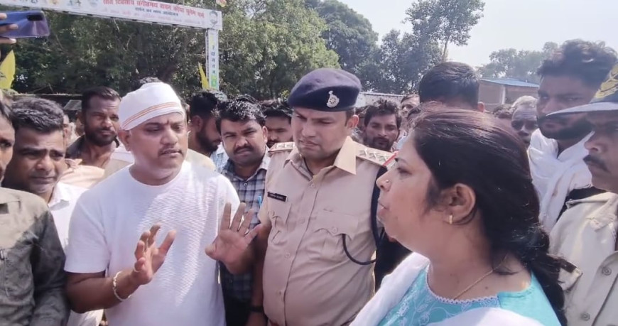 Jabalpur News: शिक्षकों को निलंबित कराने हाईवे जाम, छात्र की हत्या से नाराज लोगों ने मांगा 10 लाख रुपए मुआवजा