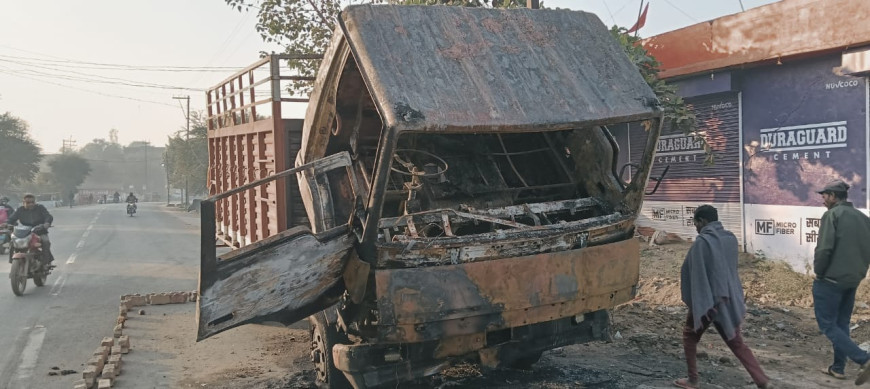 Jabalpur News: अमखेरा में चलते ट्रक में लगी आग, बाल-बाल बची चालक की जान