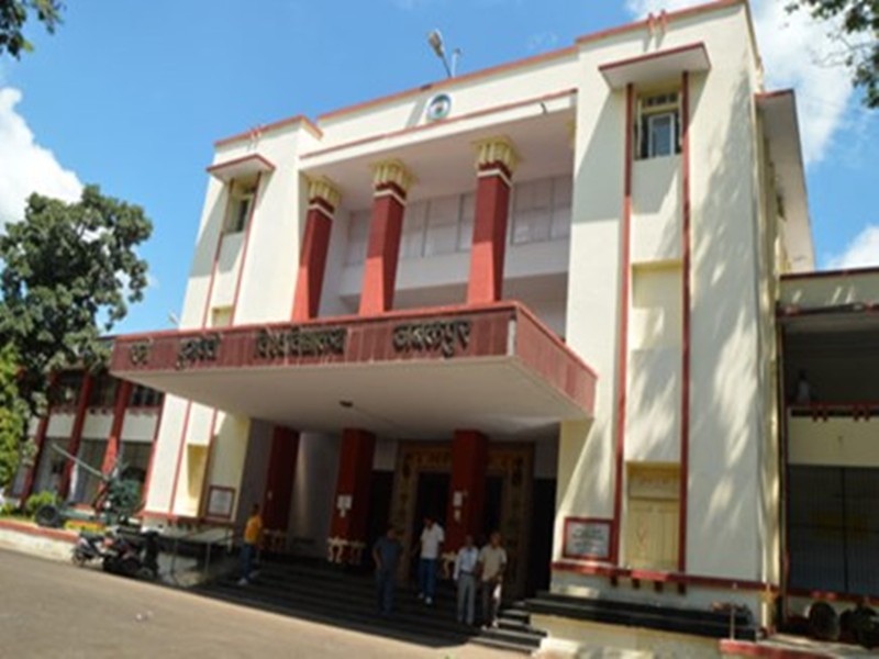 Jabalpur News: हाईकोर्ट में जवाबदावा प्रस्तुत न करने के मामले में ओएसडी निलंबित, सहायक कुलसचिव भी निपटे
