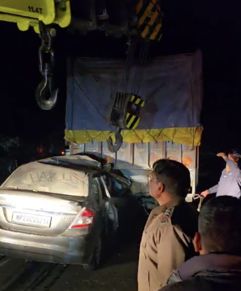 Jabalpur News: हाइवे में ट्रक से टकराई तेज रफ्तार स्विफ्ट,1 की मौत