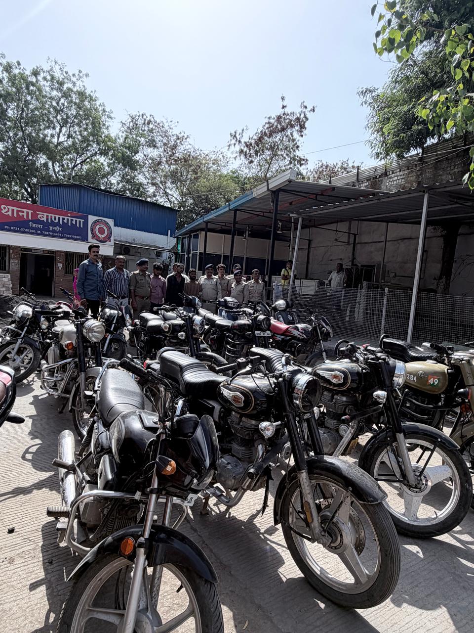 इंदौर में वाहन चोर गिरोहों पर बड़ा एक्शन: 6 आरोपी गिरफ्तार, 26 चोरी की मोटरसाइकिलें बरामद