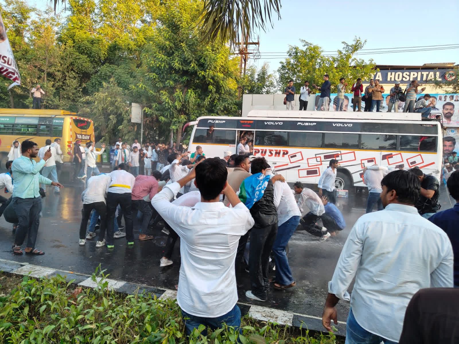 भोपाल में छात्रों का फूटा गुस्सा, NSUI ने सरकार के खिलाफ खोला मोर्चा