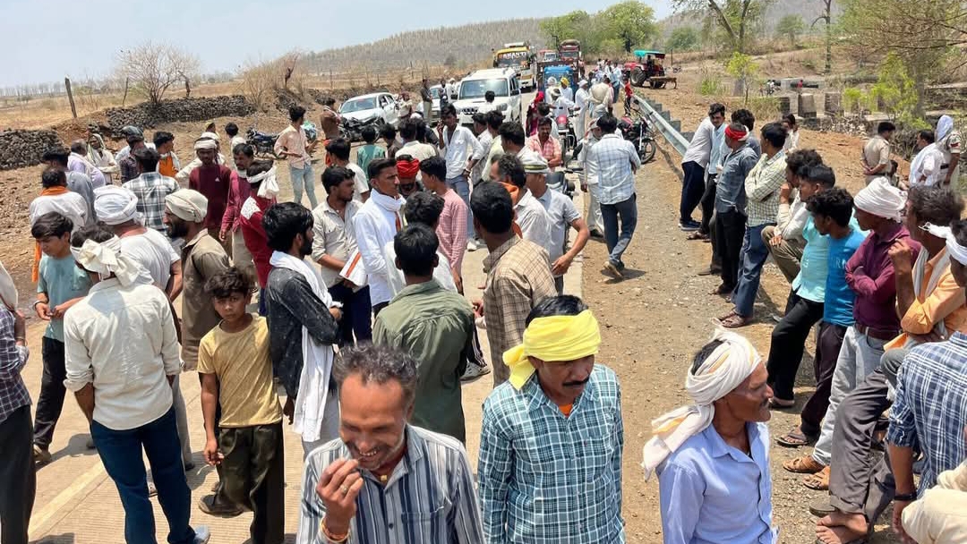 जल संकट पर फूटा गुस्सा: केसली के पठाखुर्द में ग्रामीणों ने किया चक्का जाम, 2022 से अधूरा पड़ा है जलाशय