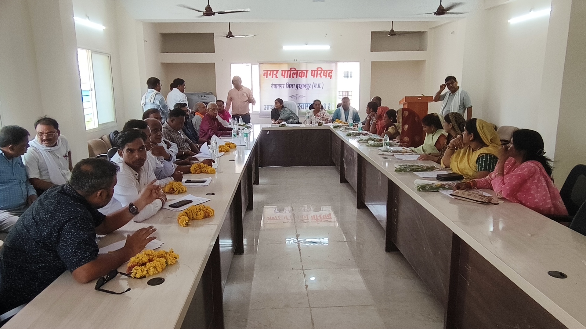  परिषद की बैठक में विधायक के समक्ष उठाया नगर में हो रहे घटिया निर्माण कार्य का मुद्दा, कांग्रेस के पांच पार्षद परिषद की बैठक में अनुपस्थित 