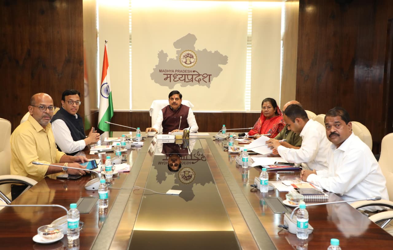 सीएम बोले - पानी की कमी नहीं होने देंगे, लेकिन उमरिया में कई गांव आज भी प्यासे*  भोपाल। एक तरफ मुख्यमंत्री डॉ. मोहन यादव प्रदेश में पेयजल