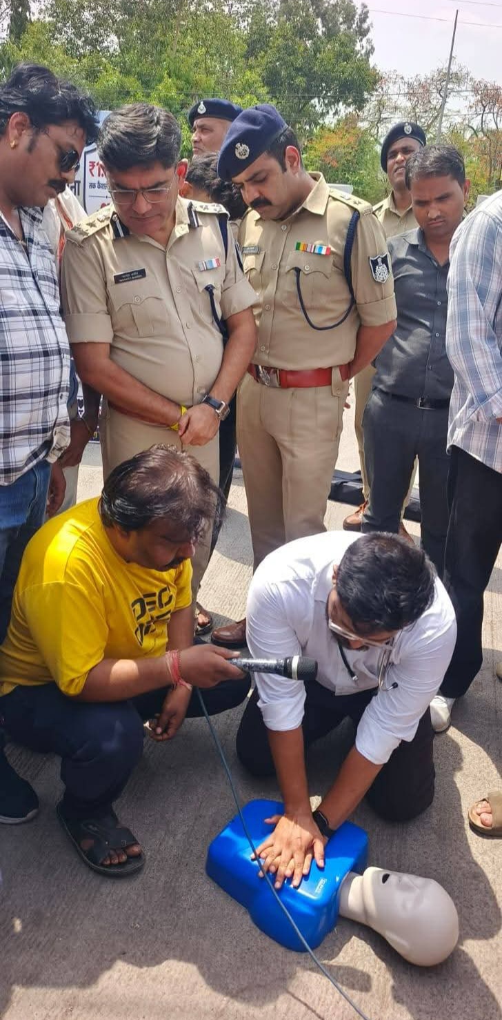 देवास पुलिस का पथ प्रहरी अभियान सड़क सुरक्षा की नई दिशा