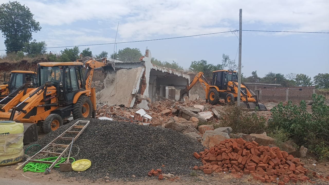 *ग्राम हरण्या में शासकीय भूमि से हटाया गया अतिक्रमण, प्रशासन की बड़ी कार्रवाई*