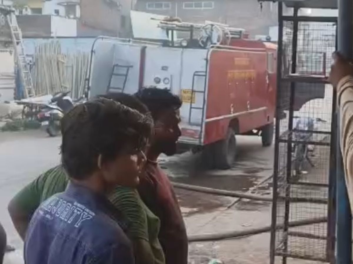 पन्ना: बिंदास बूट हाउस में भीषण आग, लाखों का सामान जलकर खाक