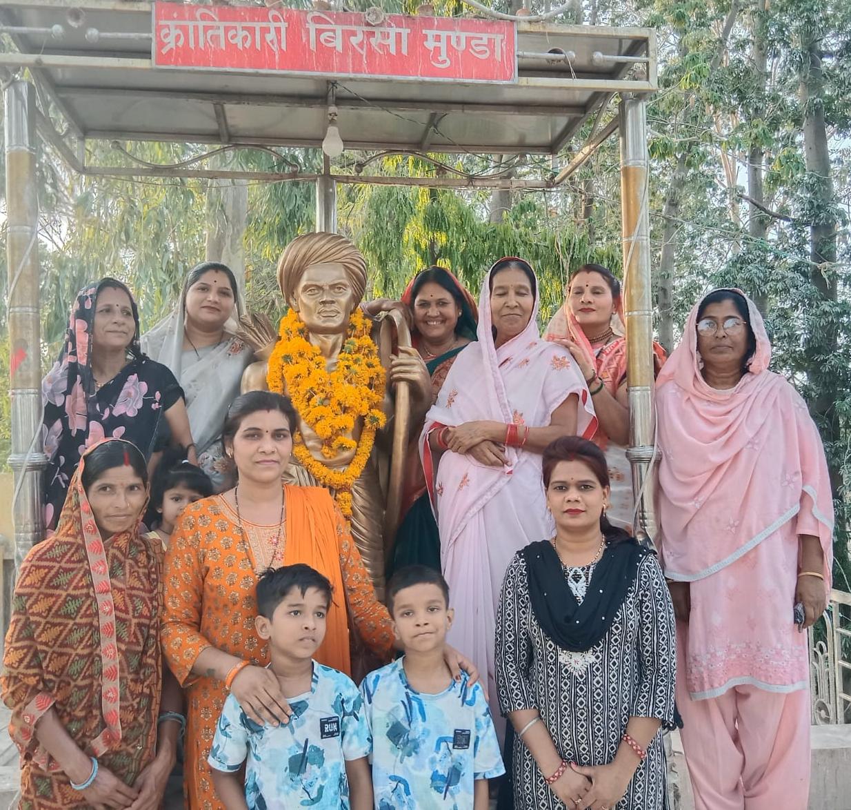 *धरती आबा बिरसा मुंडा के आदर्शों पर चलने का लिया संकल्प*
