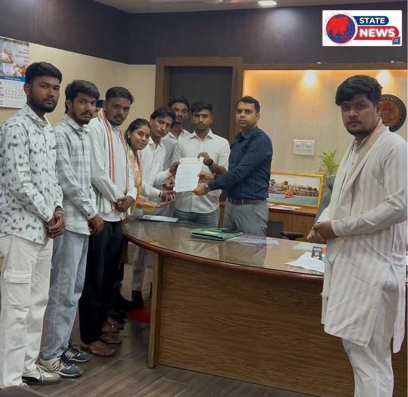 नर्मदा महाविद्यालय में विधि पाठ्यक्रम नियमित करने की मांग को लेकर एबीवीपी का प्रदर्शन