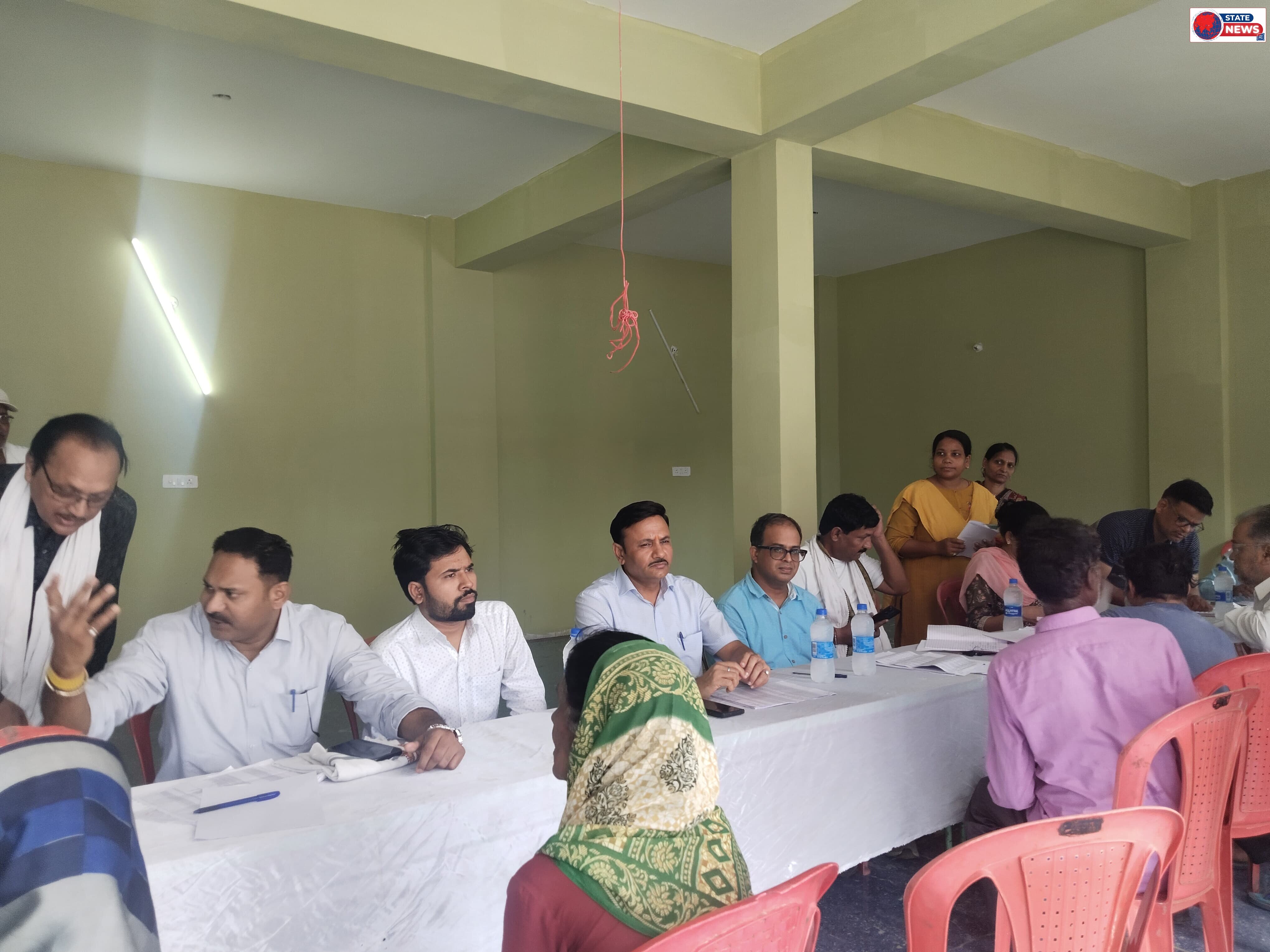 सोमवारी चौक जनकल्याण शिविर में शिकायतों के निराकरण की समीक्षा