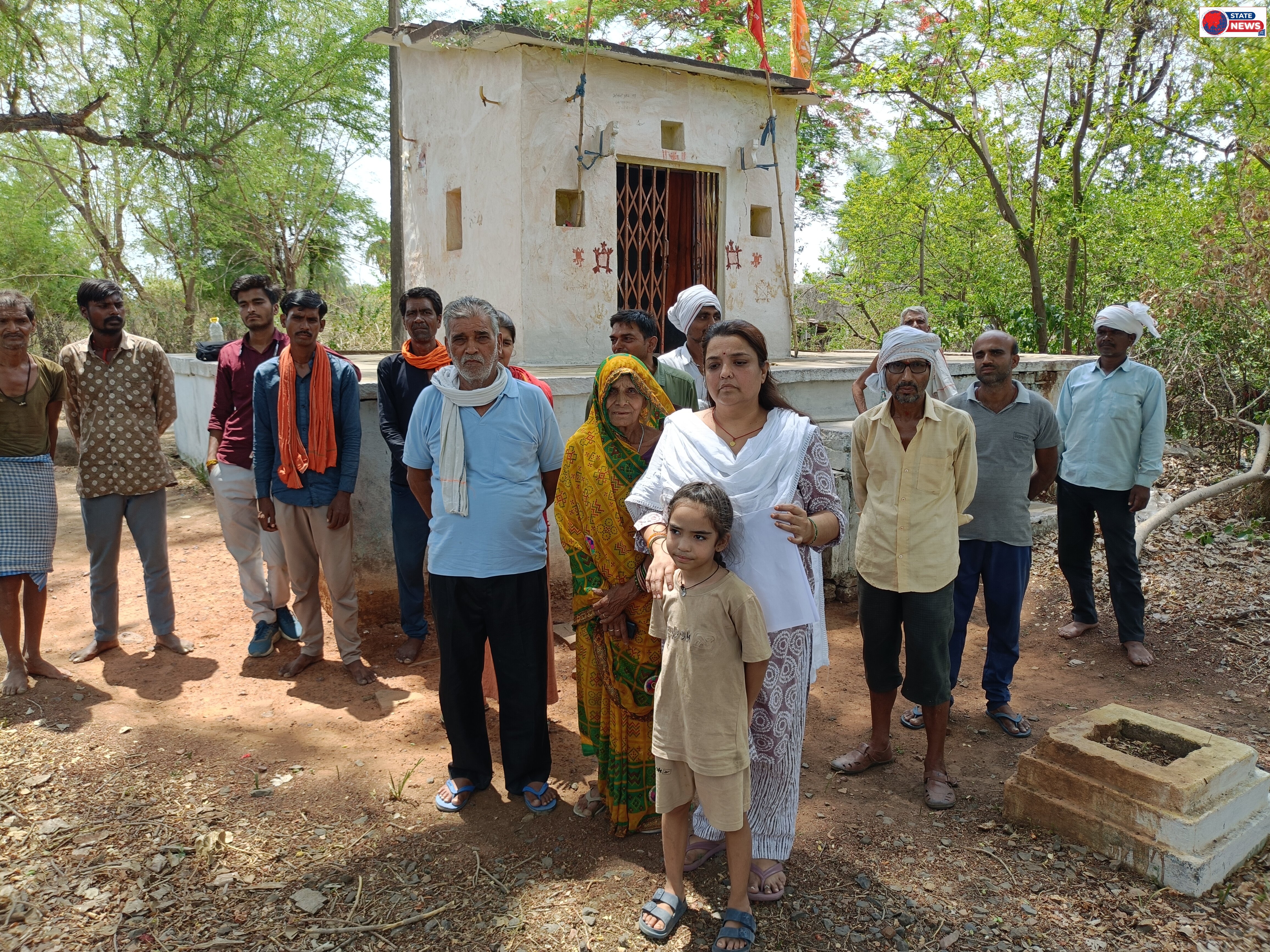 खिमलासा लमेठी मंदिर की जमीन पर विवाद की स्थिति प्रशासन को ध्यान देना होगा 