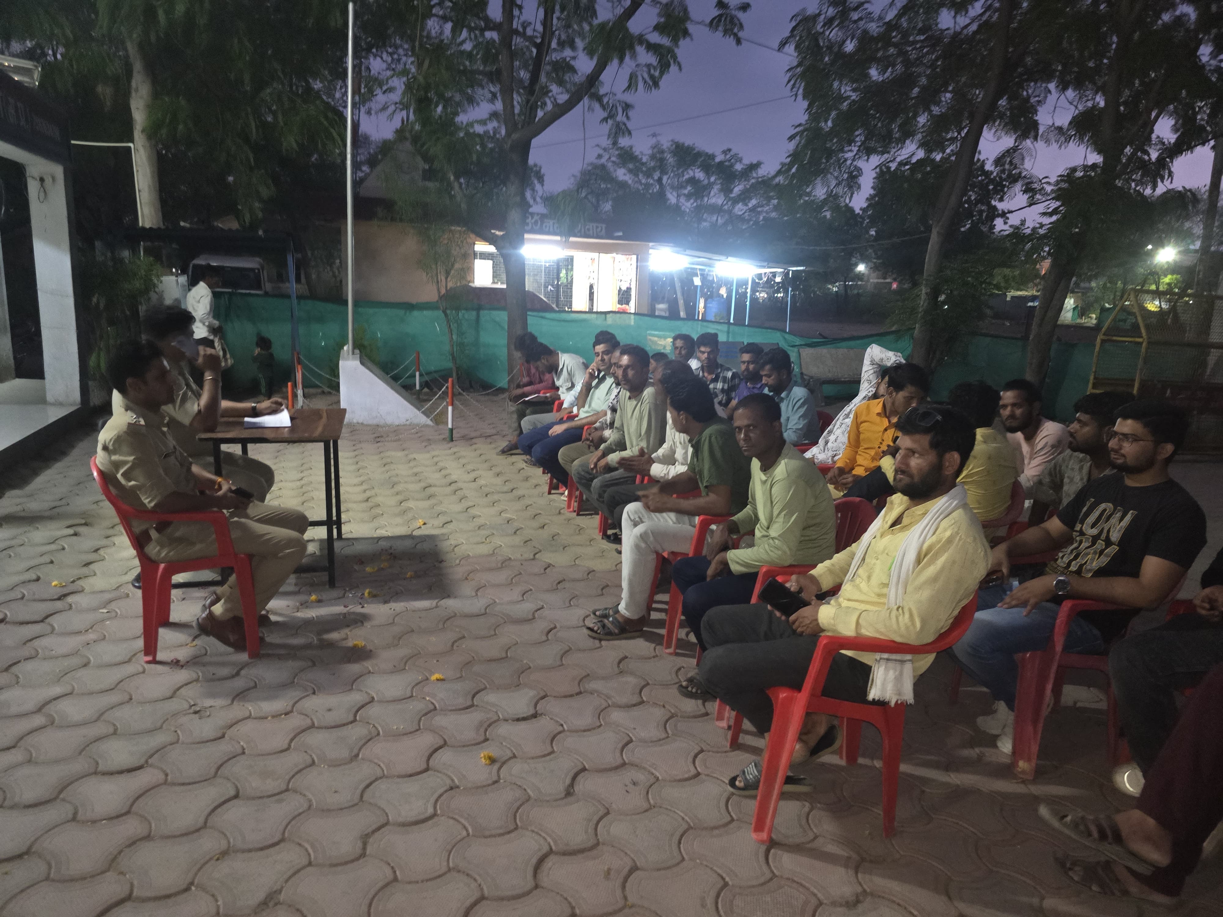मोहर्रम पर्व को लेकर थाना आलोट में शांति समिति की बैठक संपन्न थाना प्रभारी मुनेंद्र गौतम ने दिए आवश्यक दिशा-निर्देश, ताजियों के निर्धारित रू