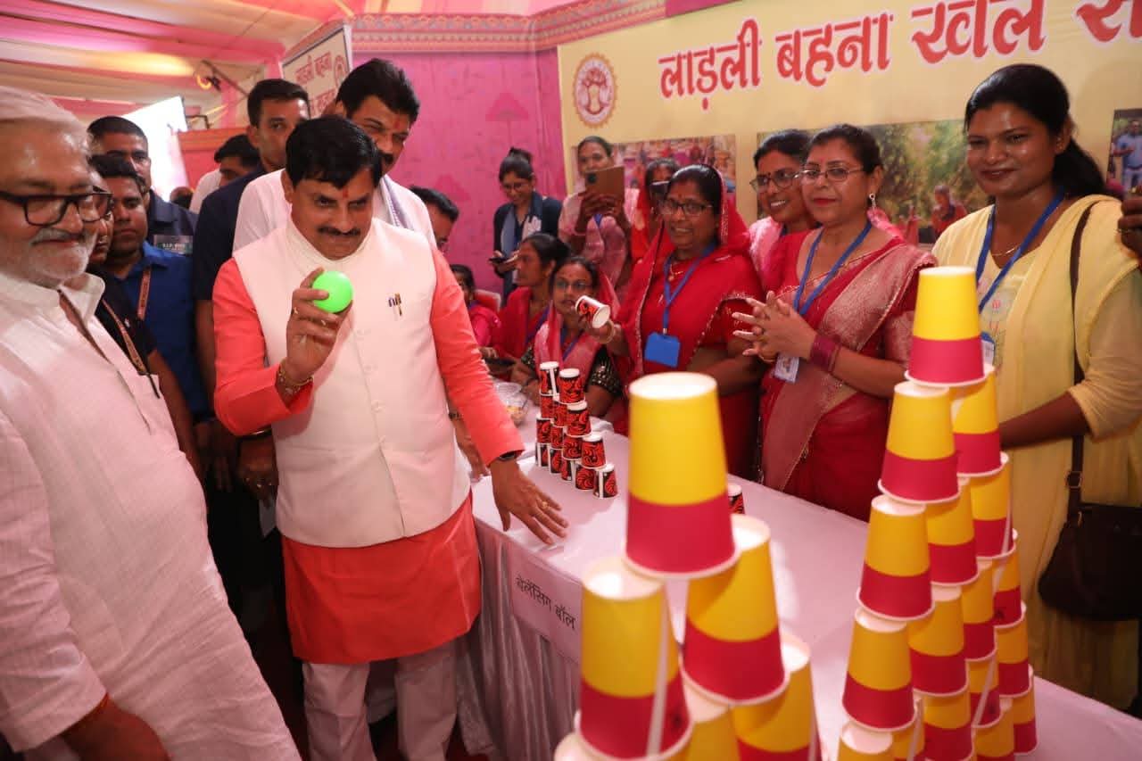 मुख्यमंत्री डॉ. मोहन यादव ने केसली में लाड़ली बहनों संग खेला सितोलिया