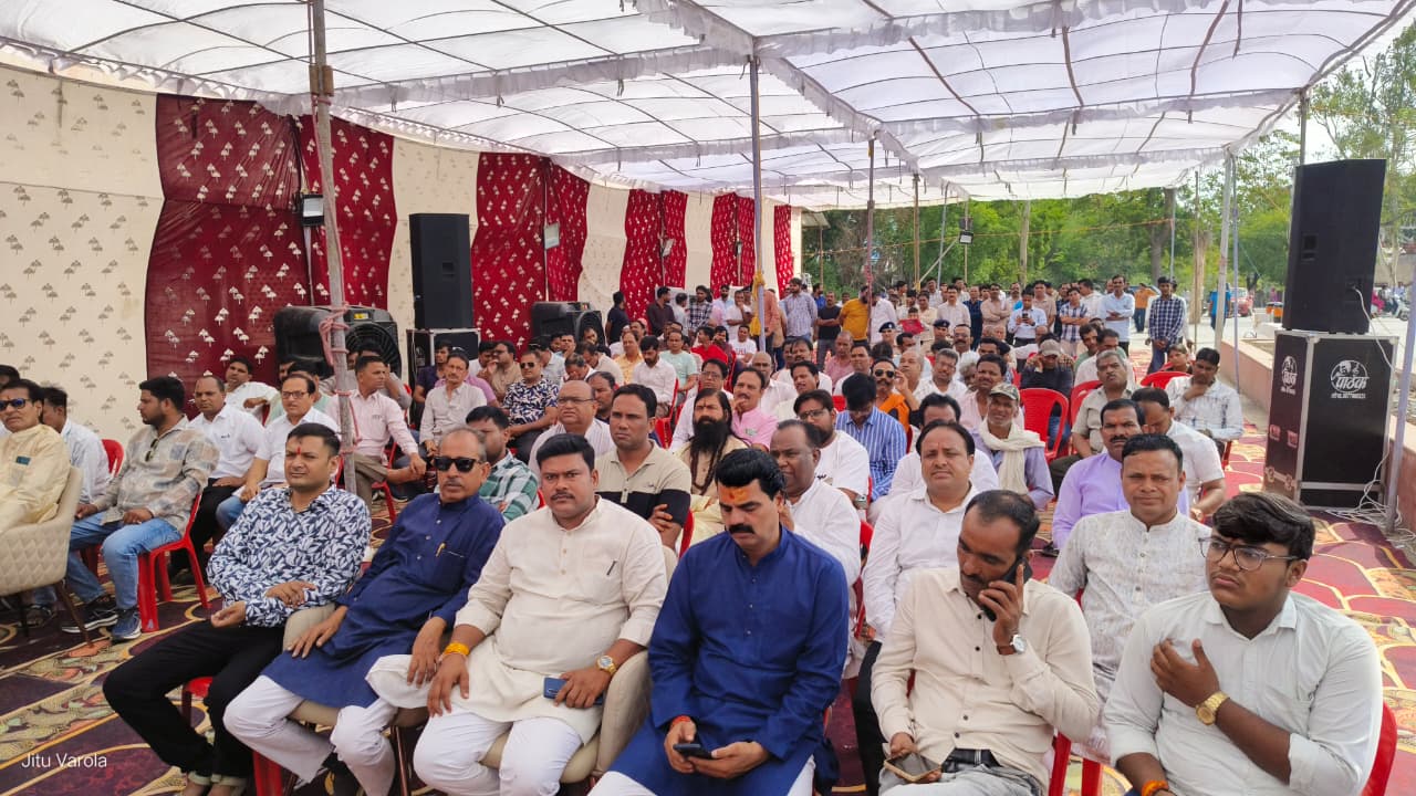 हरी झंडी की चमक फीकी: मेमू चली, लेकिन छीनी गई सुविधाओं का हिसाब मांग रहे यात्री