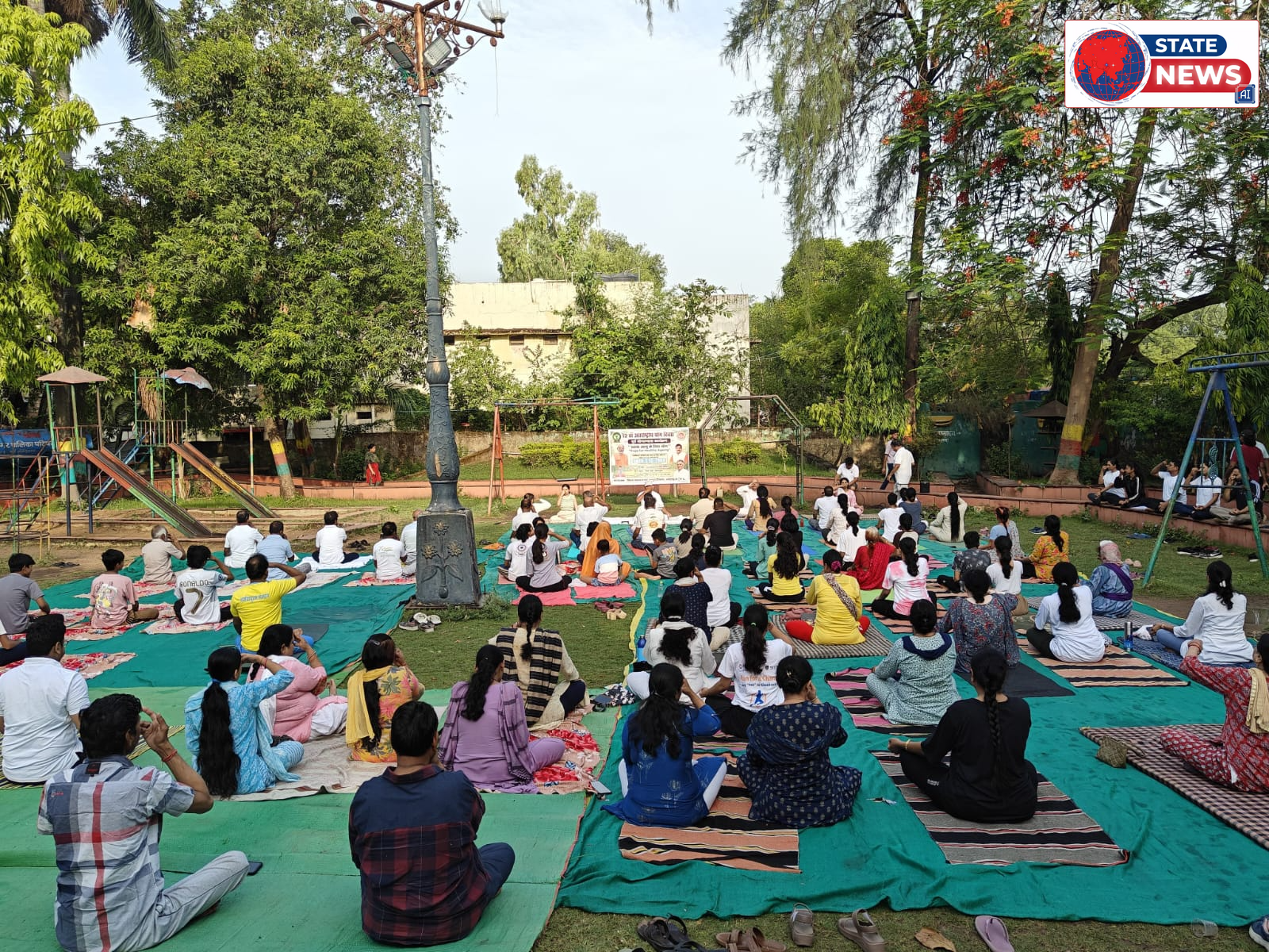 नर्मदापुरम: सामूहिक योगाभ्यास से गिनीज वर्ल्ड रिकॉर्ड का सफल प्रयास