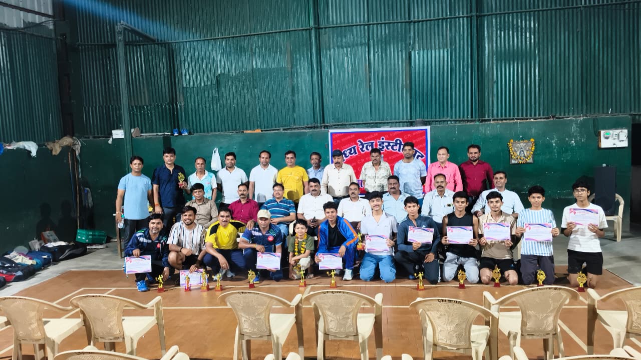 एनआरएमयू के तत्वावधान में आयोजित इंटर डिपार्टमेंट रेलवे बैडमिंटन टूर्नामेंट का शानदार समापन