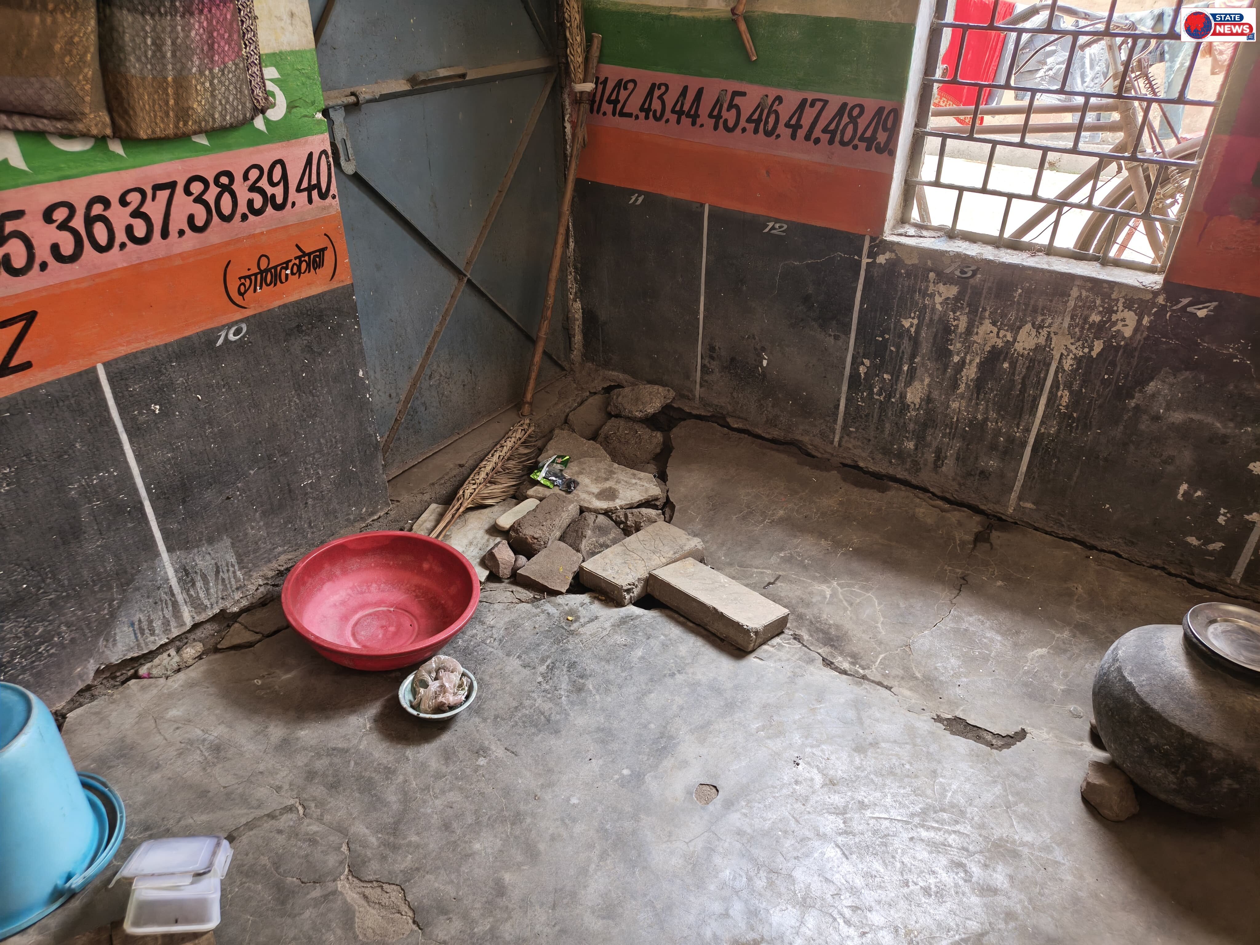 40 डिग्री तापमान, 3 महीने से बिजली गुल... आखिर कैसे पोषित होंगे नौनिहाल?