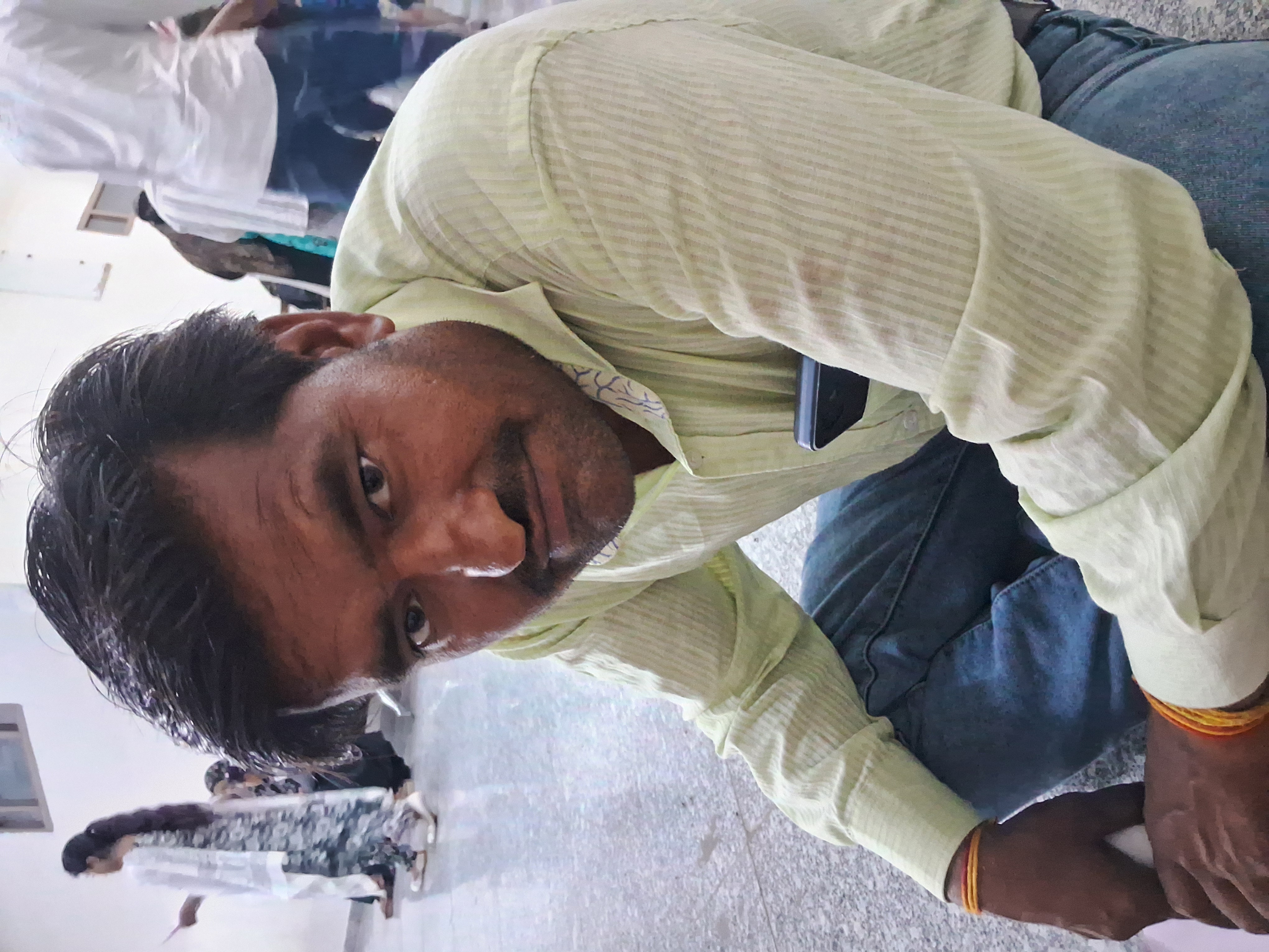 Bhopal hamidiya hospital mai birth certificate ke liye lambi katar