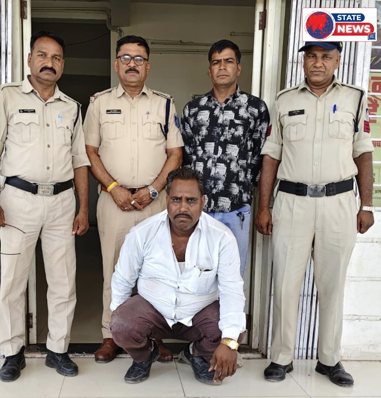 जिला बदर आरोपी पुलिस के हत्थे चढ़ा, चंबल पुलिया के नीचे मिला छिपा हुआ