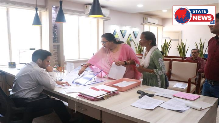 बालाघाट: कलेक्टर ने की सीएम हेल्पलाइन की लंबित शिकायतों की सुनवाई, कई मामलों का मौके पर निराकरण
