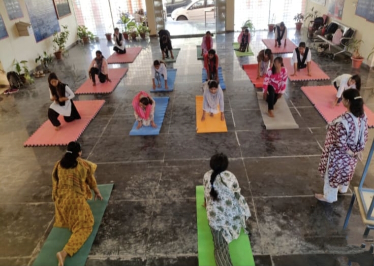 अंतर्राष्ट्रीय योग दिवस 2026: शासकीय महाविद्यालय केसली में तैयारियां तेज, छात्र-छात्राओं ने किया योगाभ्यास