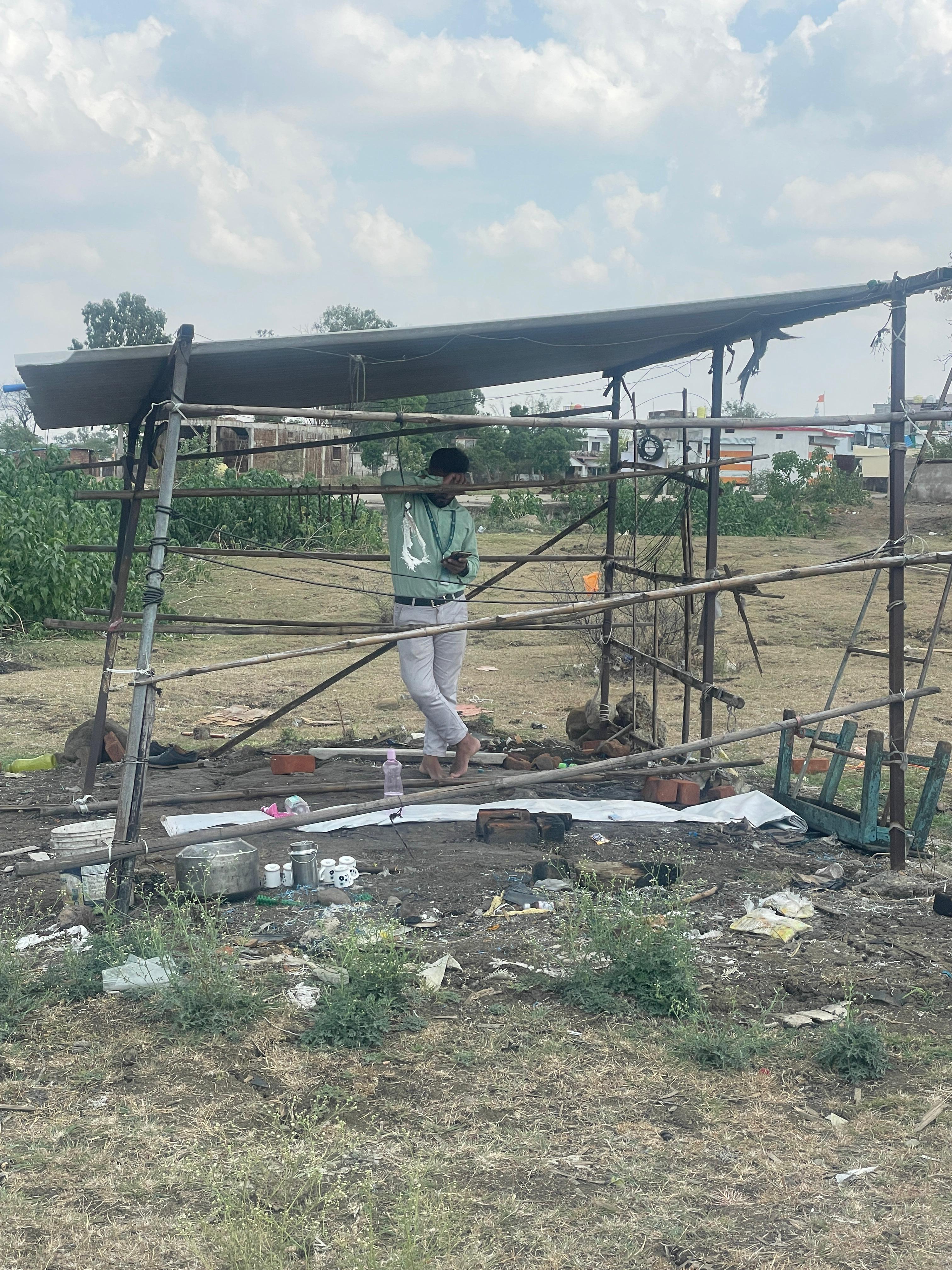 *मानवता की मिसाल: जनसेवा कल्याण समिति ने मधु भाई को दिया नया आशियाना*अब बारिश, ठंड और जहरीले जीवों के खतरे से सुरक्षित रहेंगे मधु भाई*