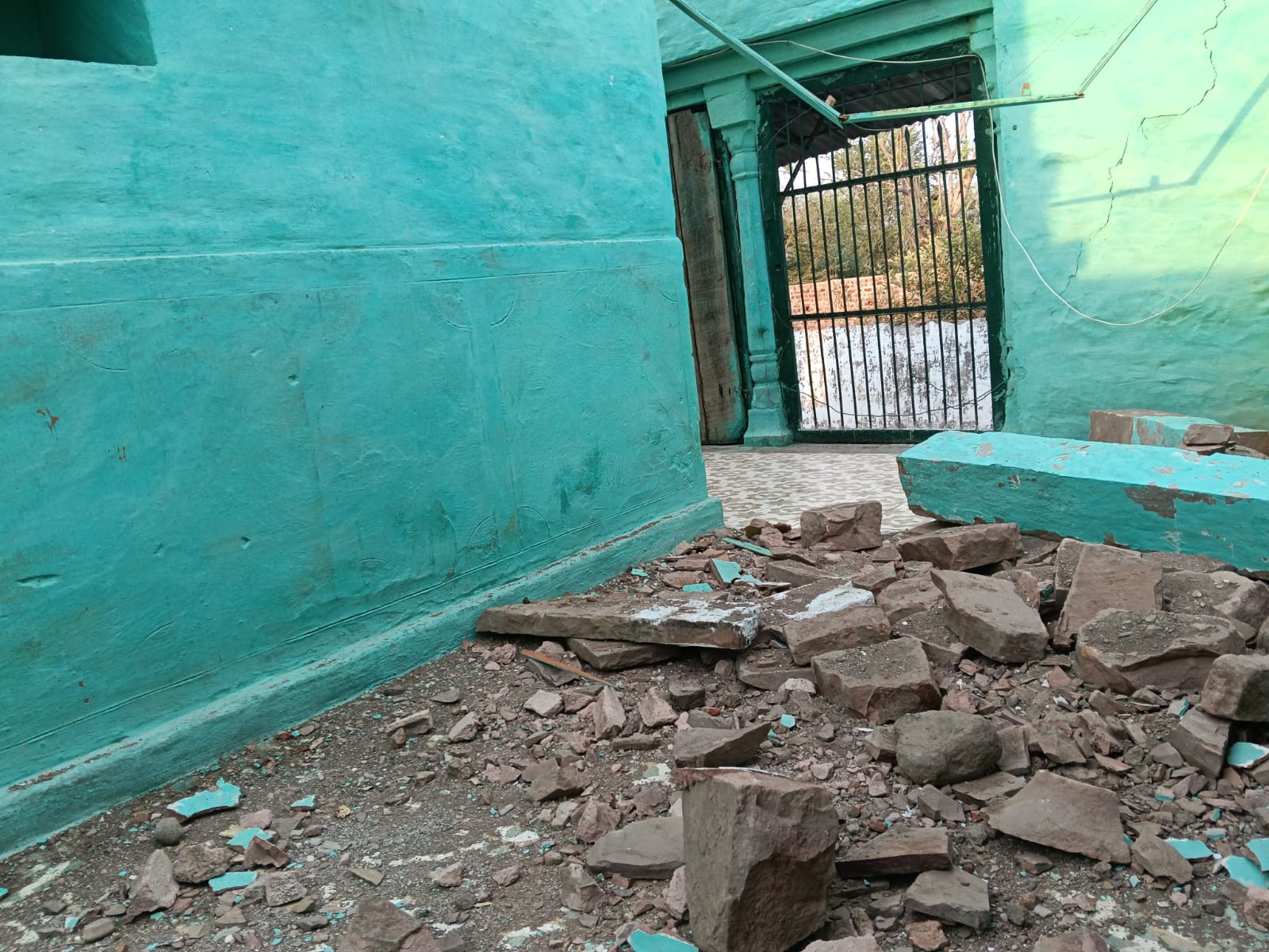 भुगावली थाना खिमलासा का मंदिर की तोड़फोड़ 