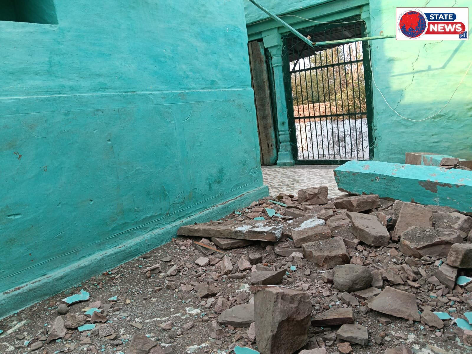 भुगावली में देव मुरलीधर मंदिर को तोड़ा
