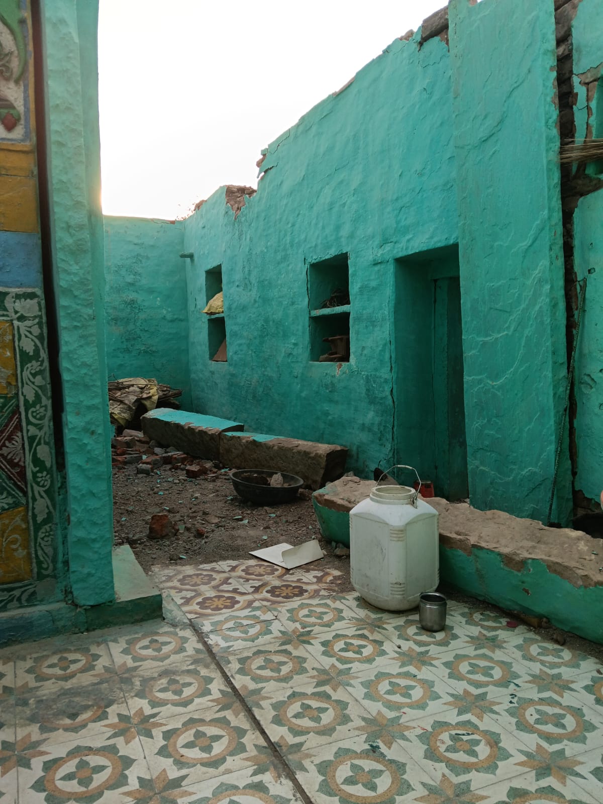 भुगावली में देव मुरलीधर मंदिर को तोड़ा