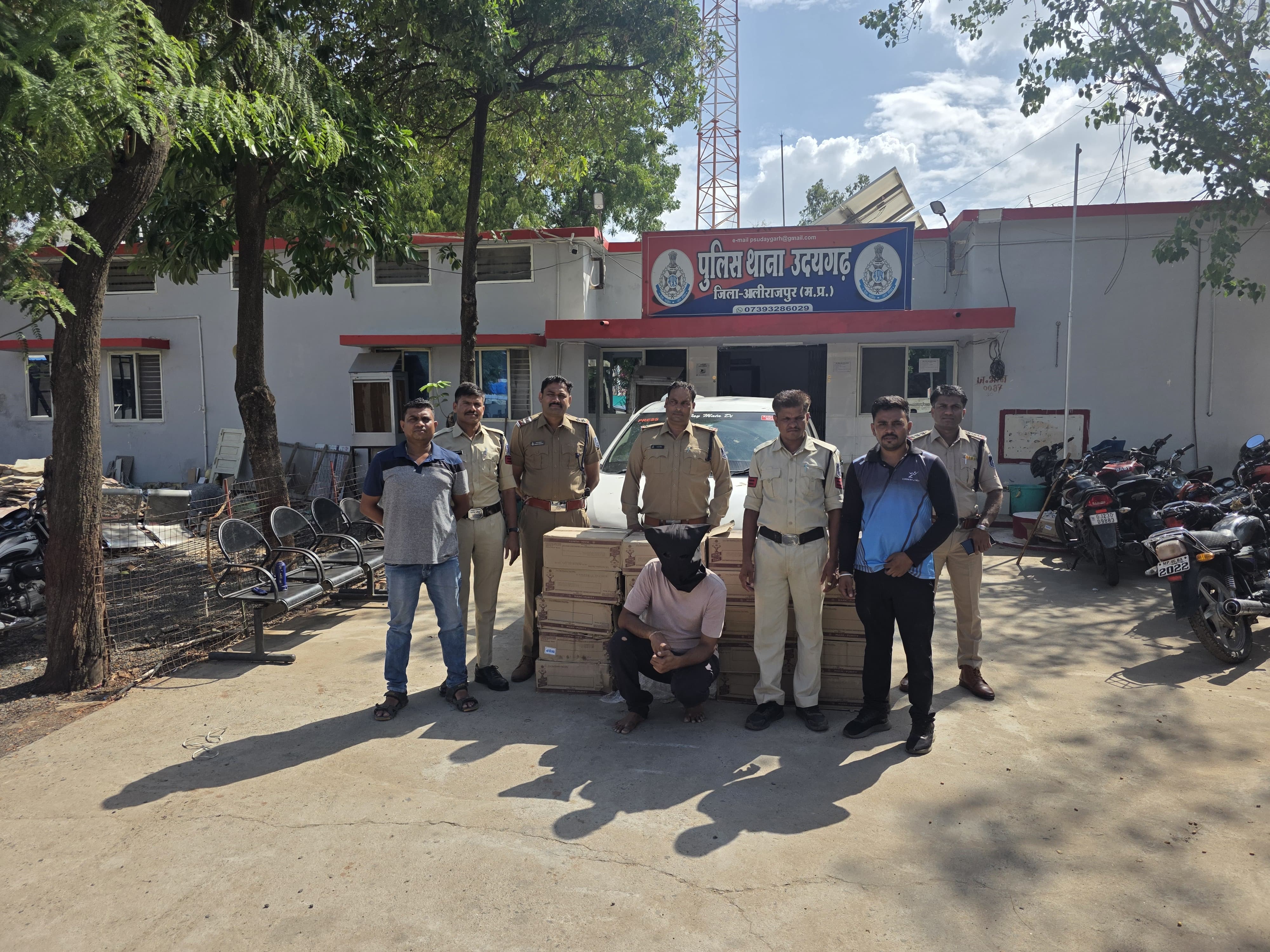उदयगढ़ पुलिस की अवैध शराब पर बड़ी कार्यवाही आरोपी से 40 पेटी अंग्रेजी शराब एवं इनोवा वाहन जप्त*