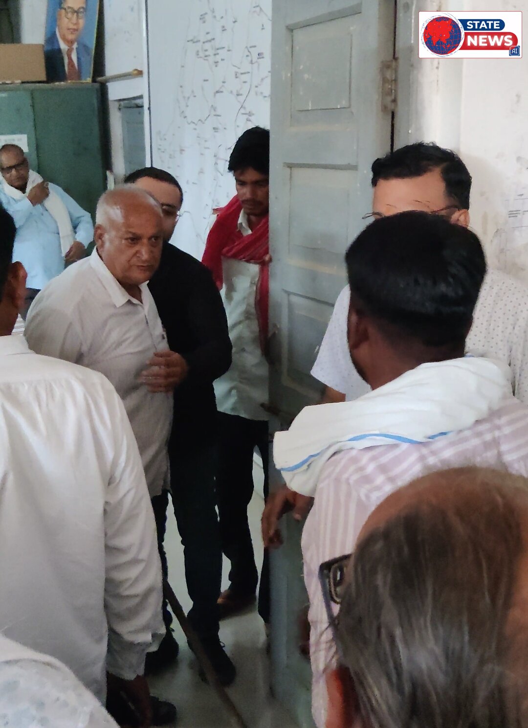 जतारा तहसील में बाबू की गुंडागर्दी, हितग्राही से गाली - गलौज और मारपीट