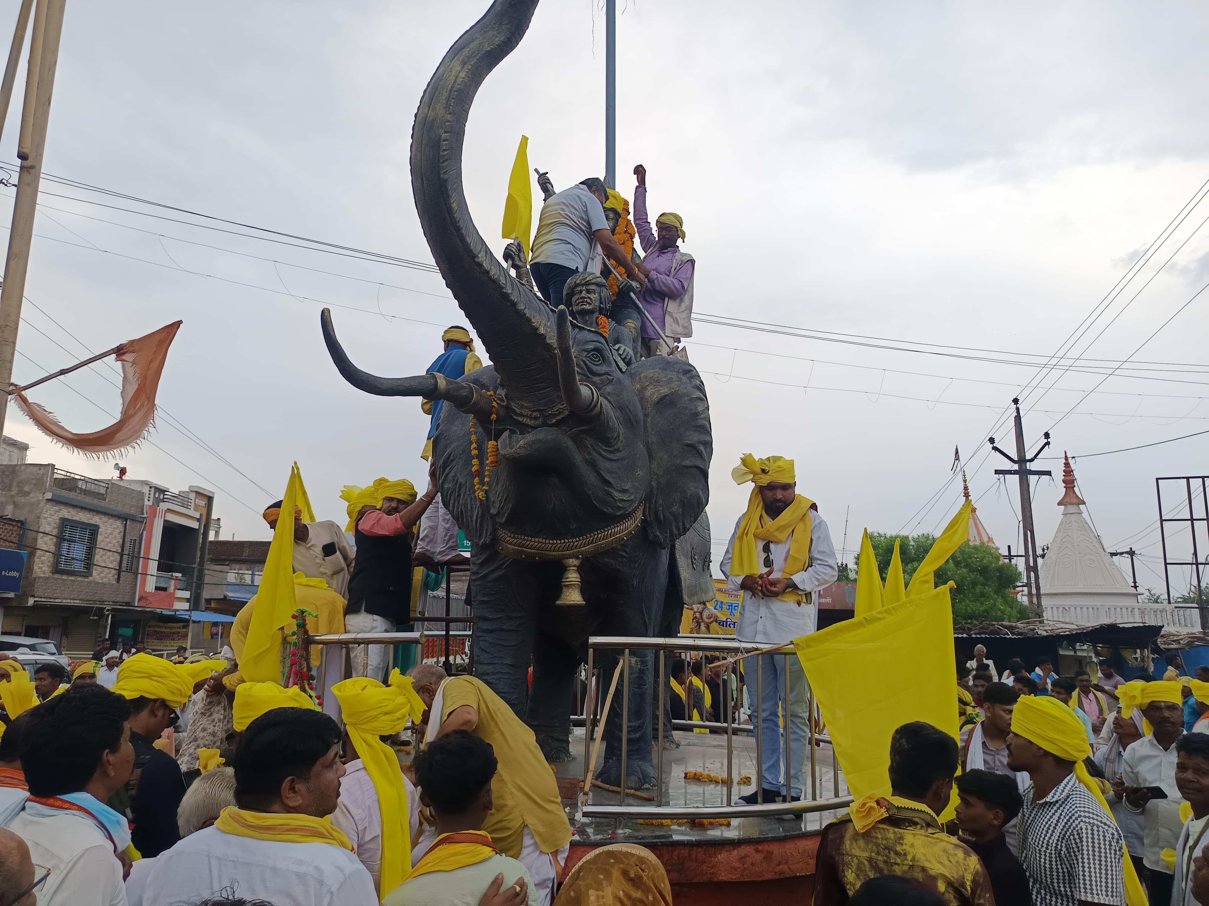 वीरांगना रानी दुर्गावती बलिदान दिवस: केसली में उमड़ा जनसैलाब, भव्य रैली निकाल दी गई भावभीनी श्रद्धांजलि