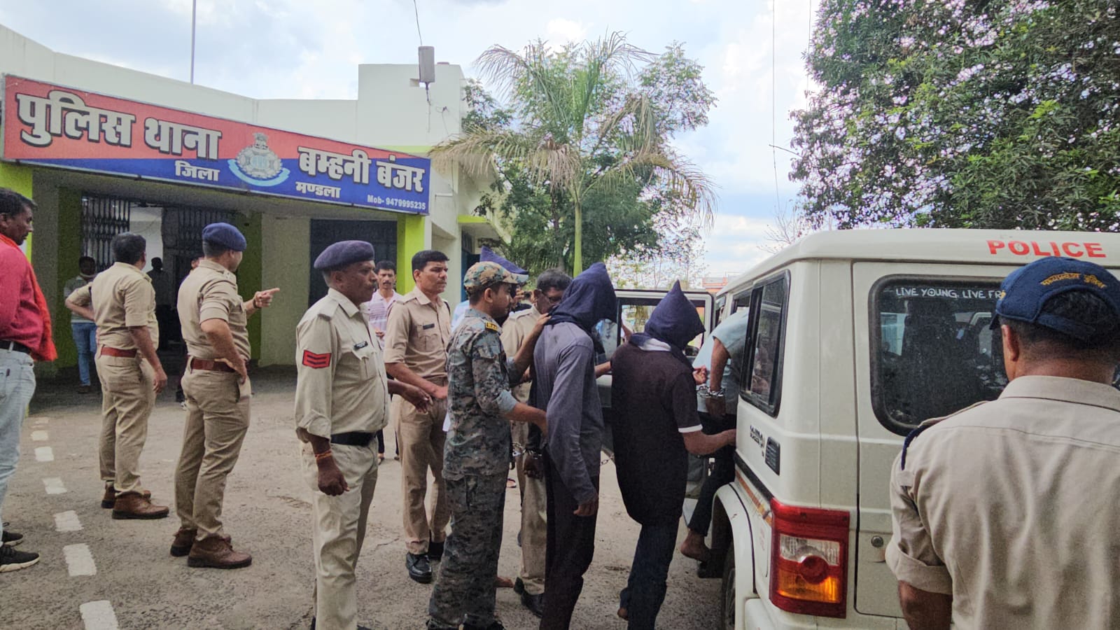 अंधे मर्डर की गुत्थी सुलझी।  पांचों आरोपी गिरफ्तार