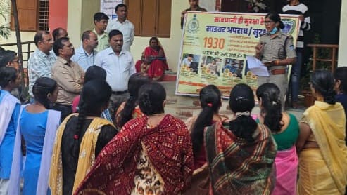 नरसिंहपुर पुलिस का सेफ क्लिक अभियान जागरूकता में अग्रसर