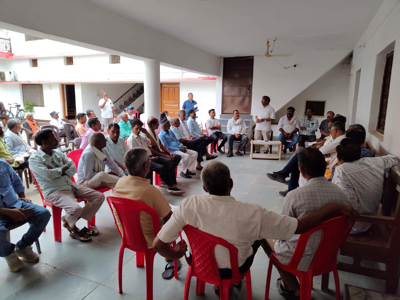 संगठन सृजन अभियान को मिली नई गति: सिहावल, बघोर और सुपेला मंडलम में कमलेश्वर पटेल ने कार्यकर्ताओं को दिया संगठन मजबूती का मंत्र