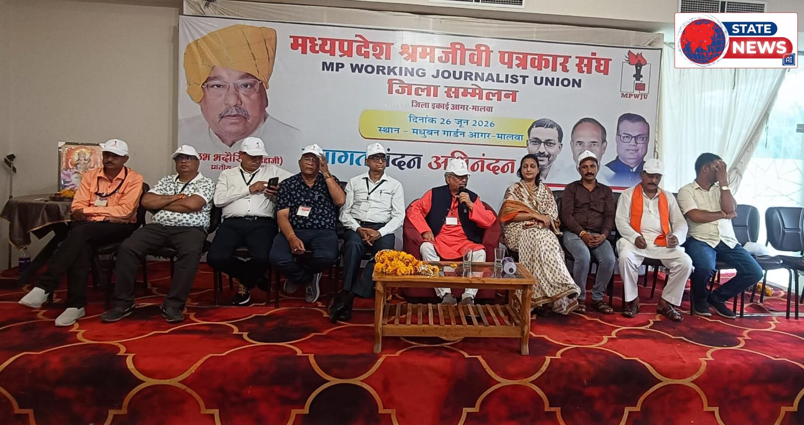 पत्रकार अपना आचरण सुधारें ताकि  सम्मान  वापिस लौट सकें: शलभ भदौरिया