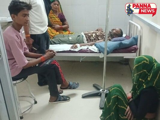 पन्ना: छत पर पानी साफ करते समय हाईटेंशन लाइन की चपेट में आया किसान
