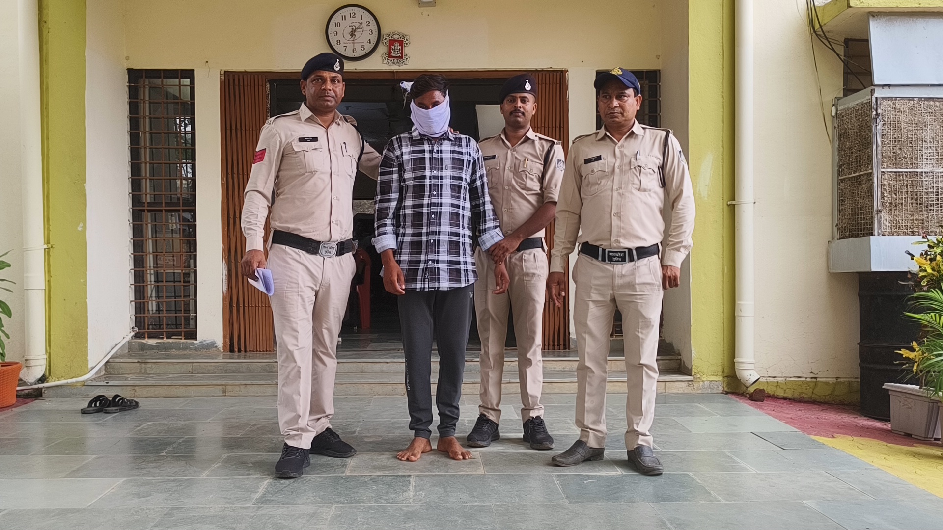 अवैध शराब पर शिकंजा कसने में नेपानगर पुलिस को मिली बड़ी सफलता।
