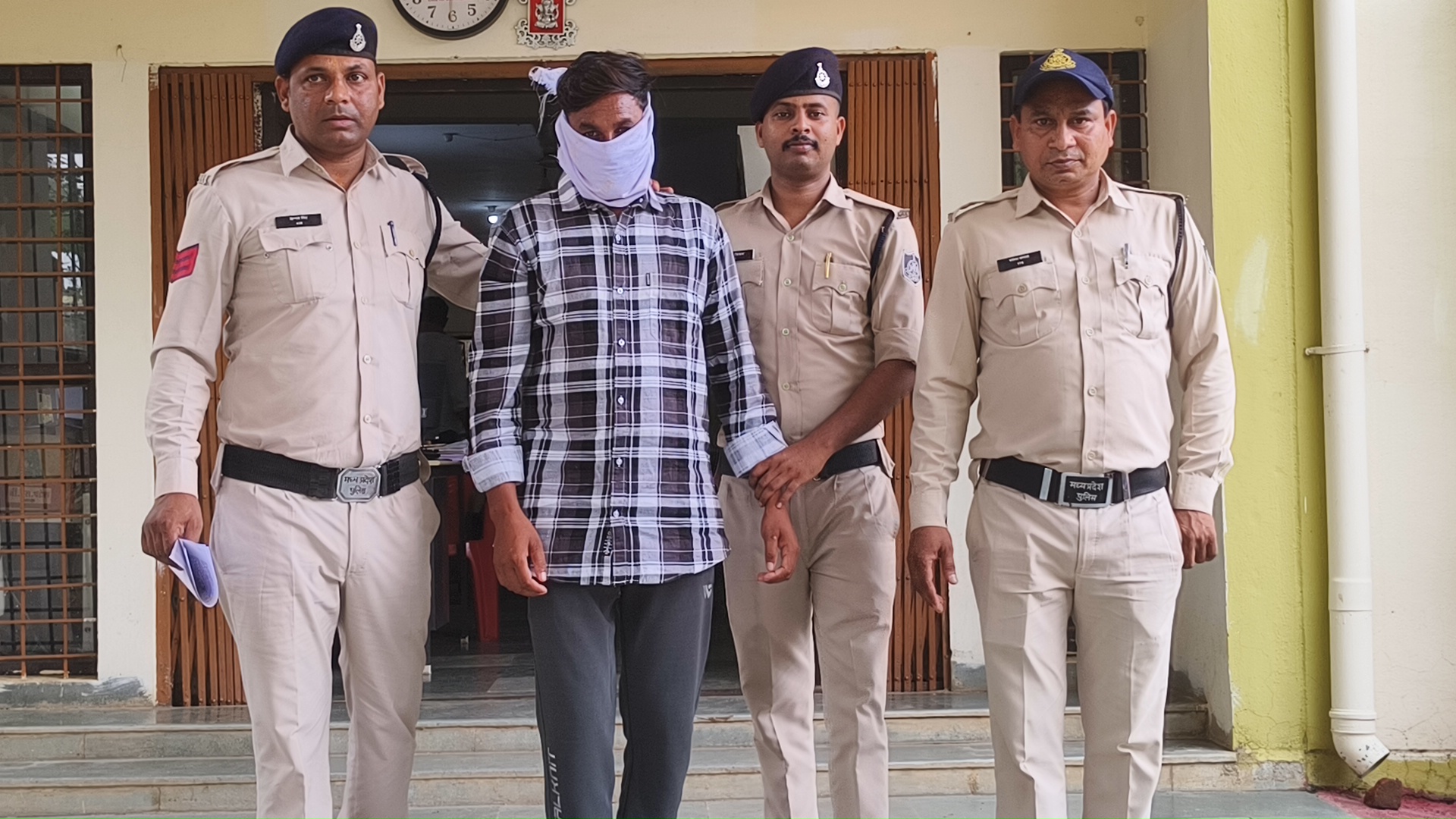 अवैध शराब पर शिकंजा कसने में नेपानगर पुलिस को मिली बड़ी सफलता।